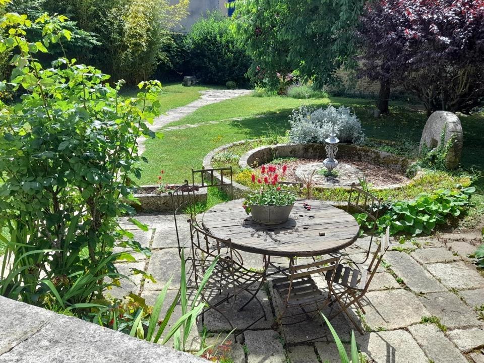 Suite Privative Terrasse Alencon Exterior photo